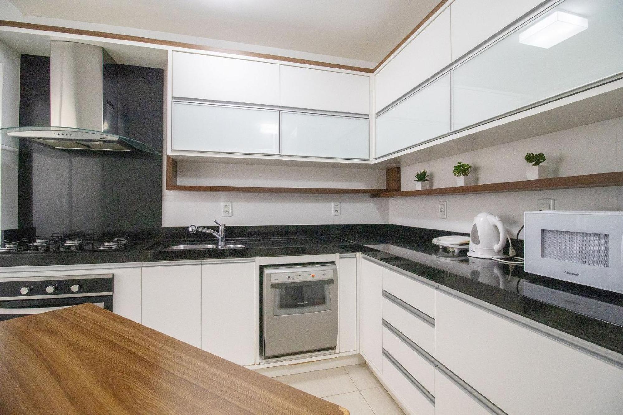 Balneário CamboriúBk81 - 3 Dorm, Climatizado, 2 Garagens, Wi-Fiアパートメント エクステリア 写真